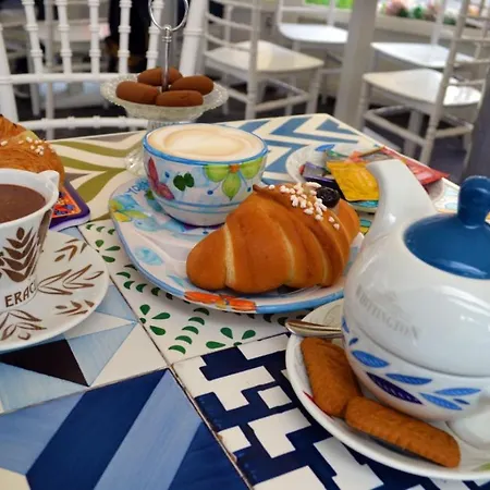 Alojamento de Acomodação e Pequeno-almoço Vanzi Nápoles