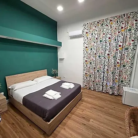 Vanzi 4* Napoli