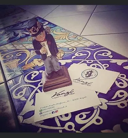 Vanzi לינה וארוחת בוקר